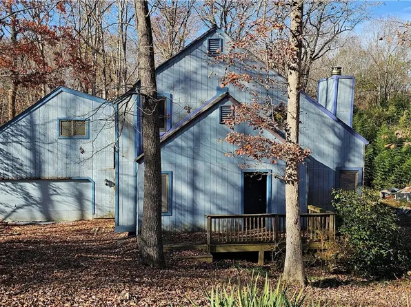 1412 Unison Dr, Midlothian, VA 23113