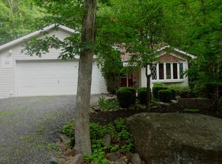 238 Four Seasons Dr, Drums, PA 18222