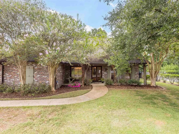 2989 Laurel Plantation Ave, Baton Rouge, LA 70820