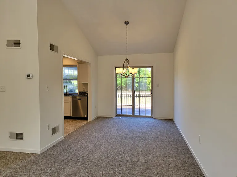 5206 Brook Dr — Photo 6