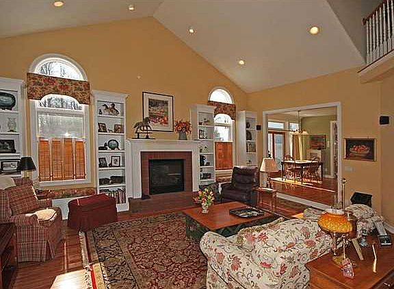 5th image of 8 Krantz Ln