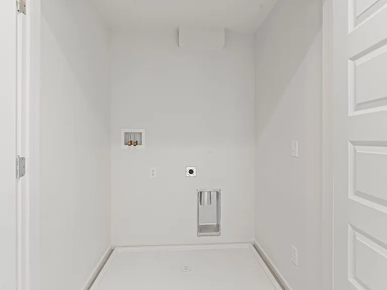 1689 S West Temple St — Photo 16
