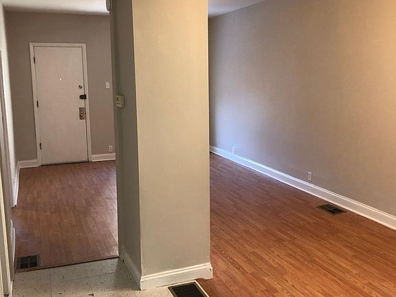 5th image of 1927 N Sheffield Ave APT 2R