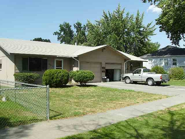 1st image of 711/715 W Shoshone St