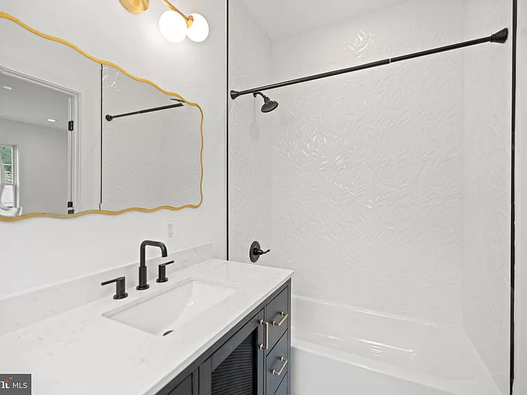 8609 Woodbrook Ln — Photo 36