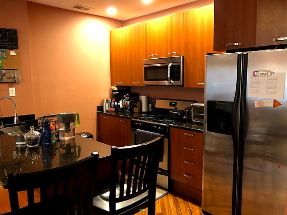 5th image of 6309 N Francisco Ave APT 1N