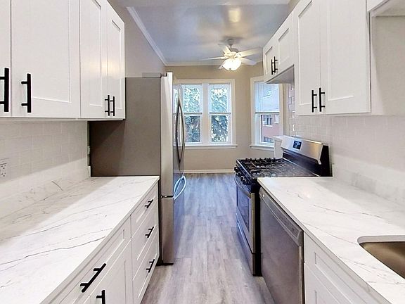 3rd image of 734 W Aldine Ave Al 40/2E