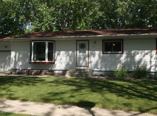 1300 N Maple St, Watertown, SD 57201