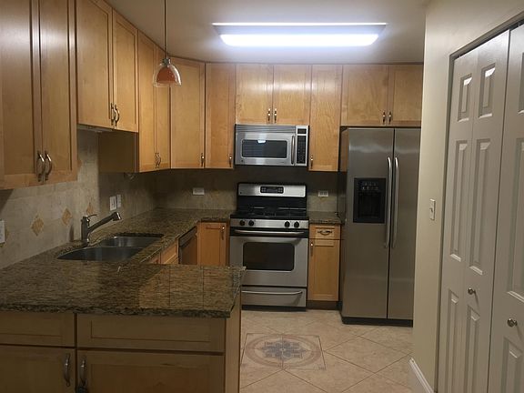 5th image of 125 Pembroke Cir #4-C