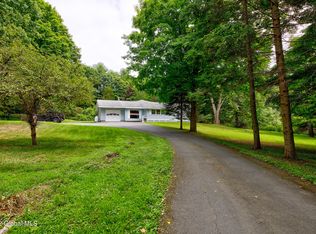 14 Patricia Ln, Averill Park, NY 12018