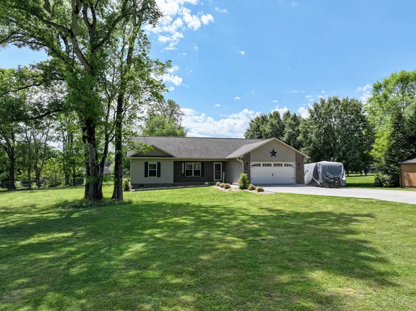 3124 Lazy River Ln, Sevierville, TN 37876