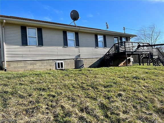 3rd image of 103 Woodcrest Ln