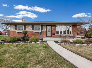 31819 Tanglewood St, Saint Clair Shores, MI 48082