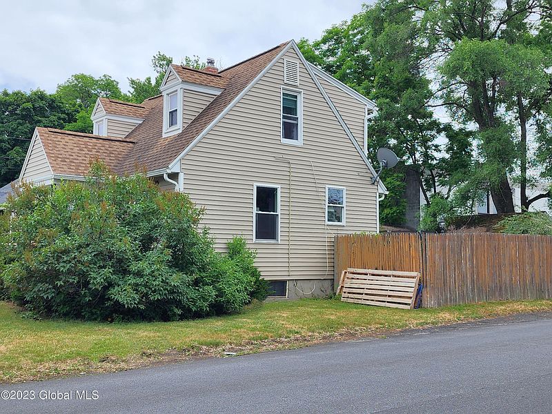 4th image of 16 Woodside Avenue