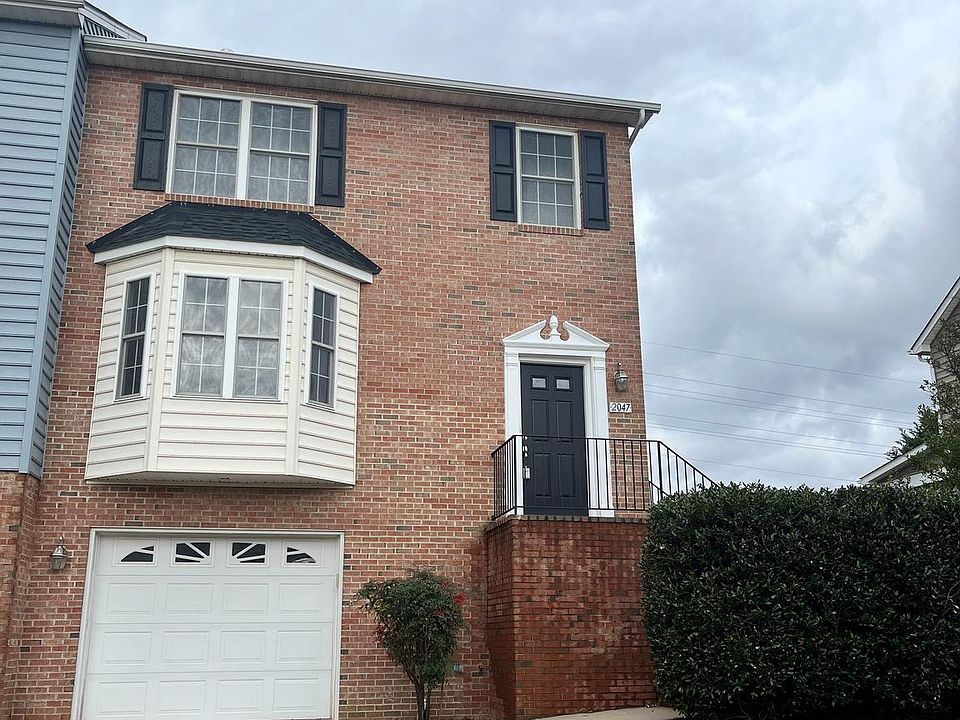 1st image of 2047 Stoneleigh Dr