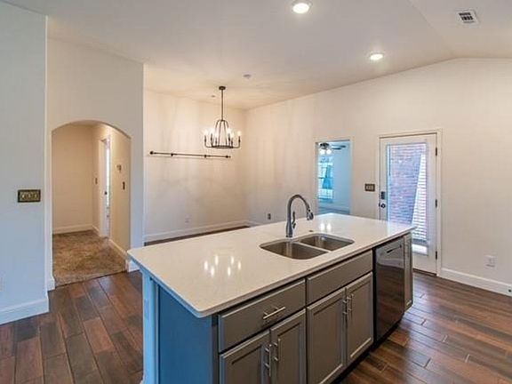 4th image of 5908 NW Hancock St