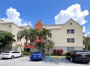8323 Lake Dr APT 406, Doral, FL 33166
