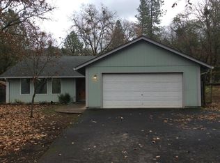 2917 Cloverlawn Dr, Grants Pass, OR 97527