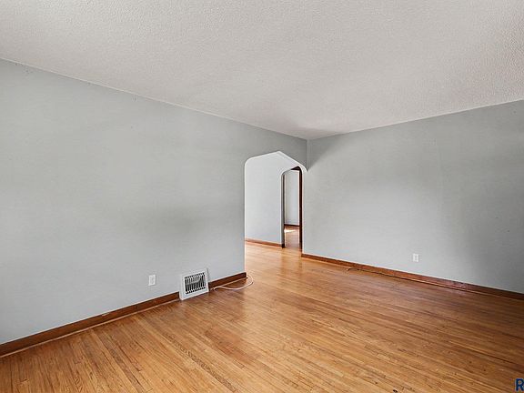 5th image of 2033 S Euclid Ave