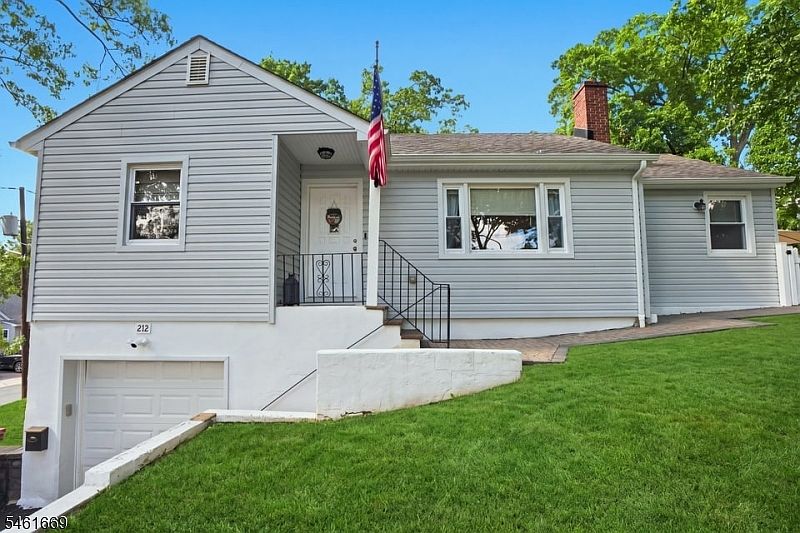 1st image of 212 Hancox Ave