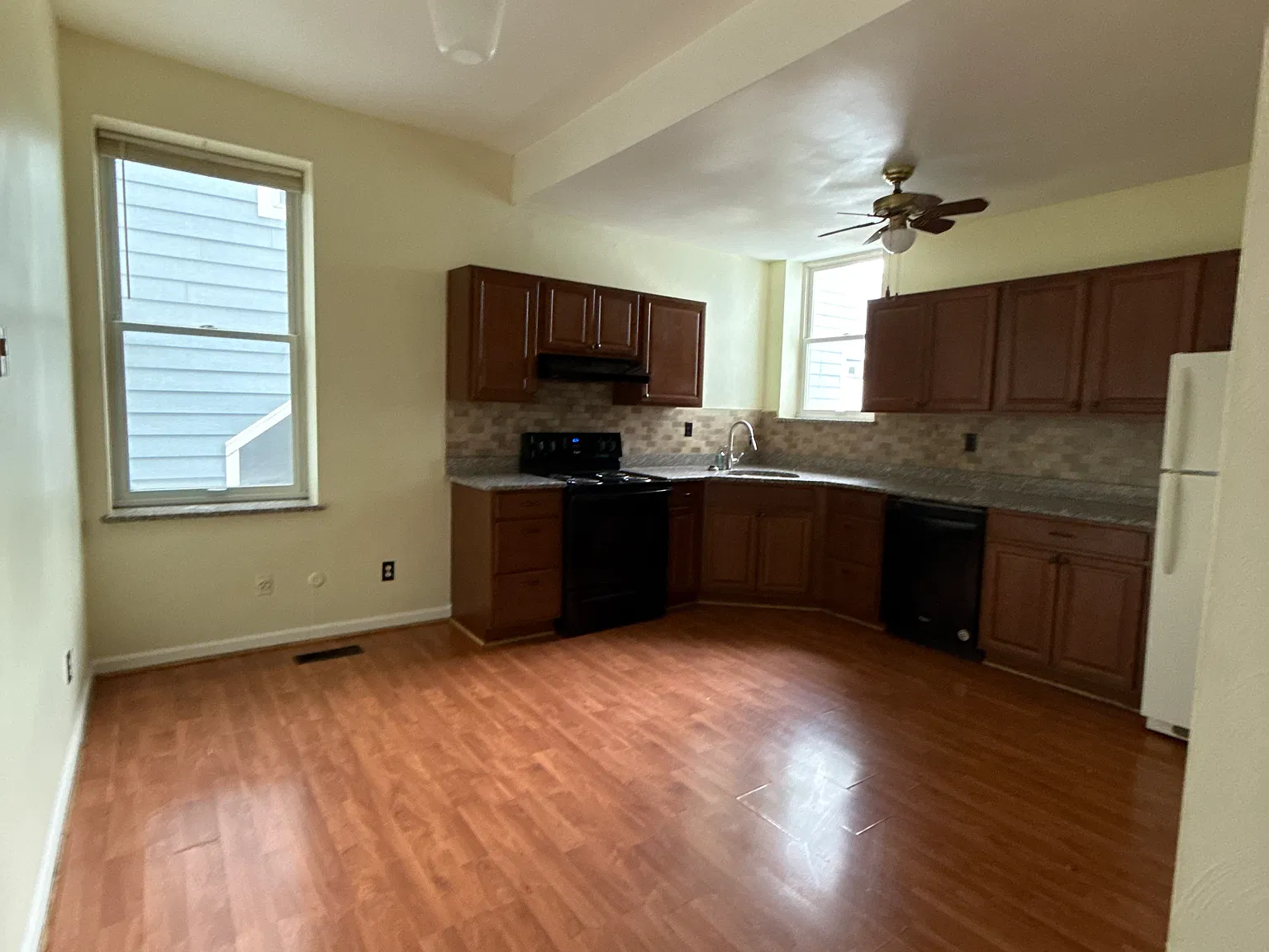 2 bed, 1150 sqft, $1,950 — Photo 4