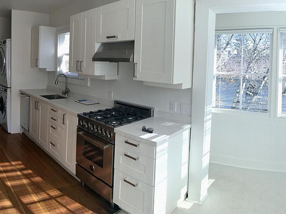 5th image of 140 E Blithedale Ave
