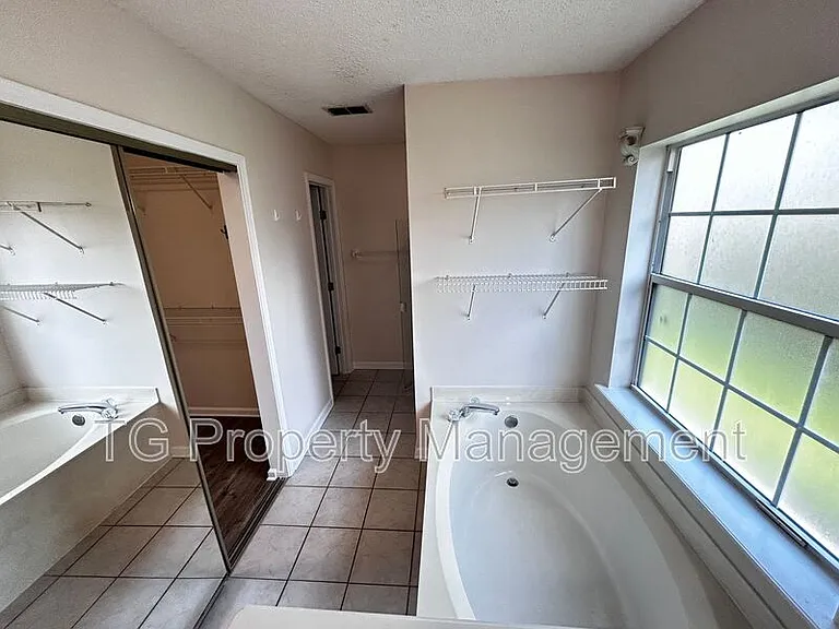 1449 Blue Heron Ln E — Photo 26