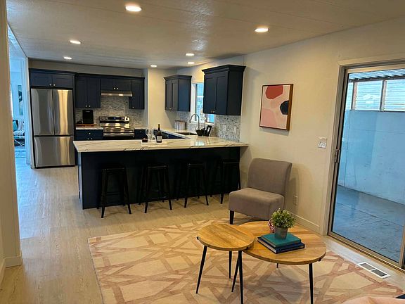 4th image of 620 SE 2nd Ave Unit 64