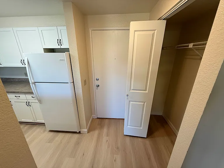Portage Bay Apartments — Photo 7