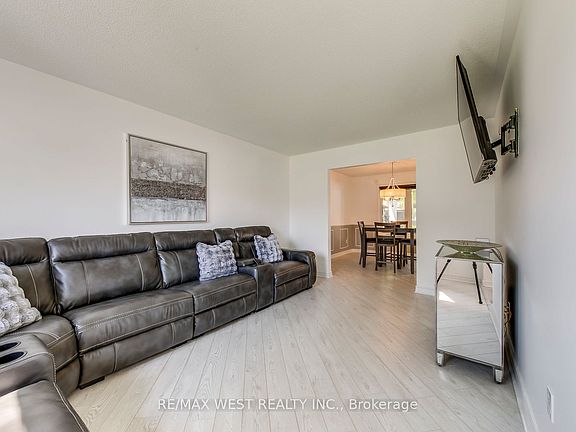 3rd image of 8077 Mount Carmel Blvd