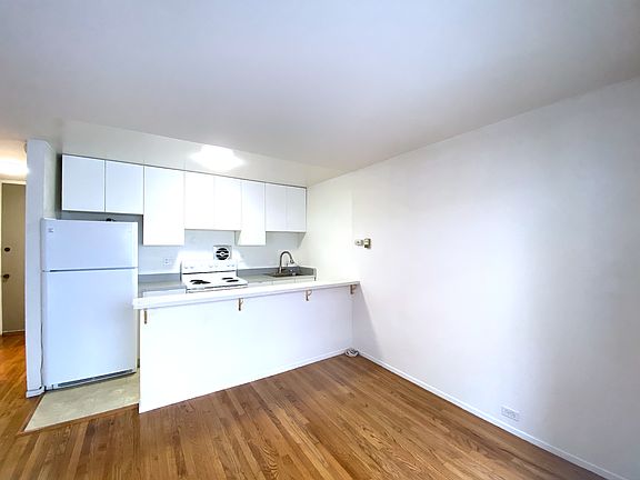 3rd image of 155 Haight St #203