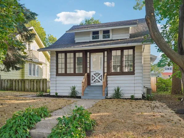 225 Wilson AVENUE, Waukesha, WI 53186