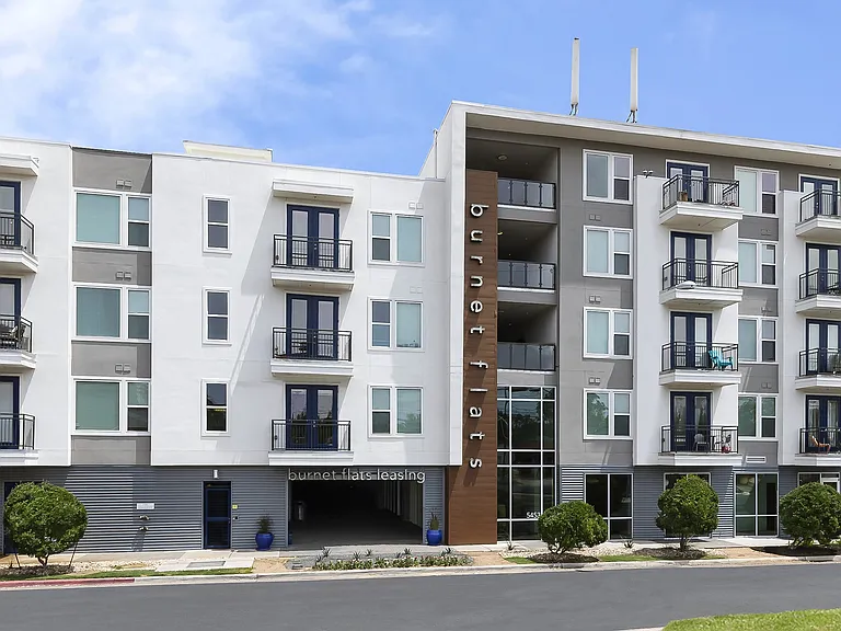 Burnet Flats — Photo 14