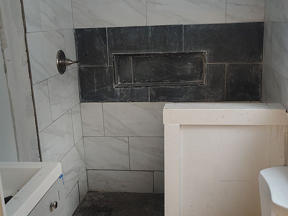 5th image of 223 Cansler Ave