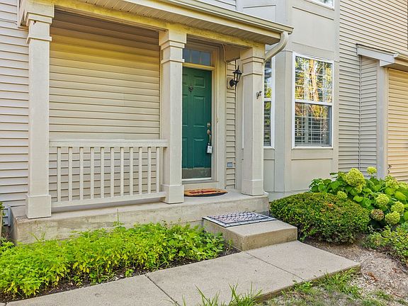 2nd image of 378 Windsong Cir #378