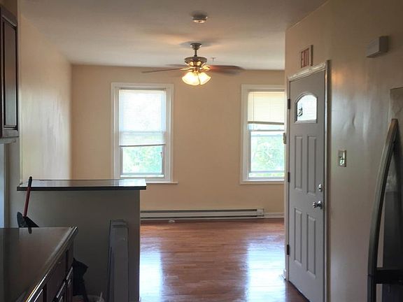 3rd image of 5029 Chester Ave #3