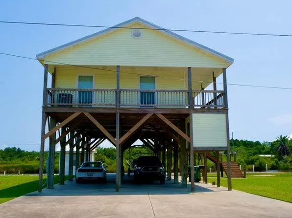 9019 Saint Teresa Dr, Bay Saint Louis, MS 39520