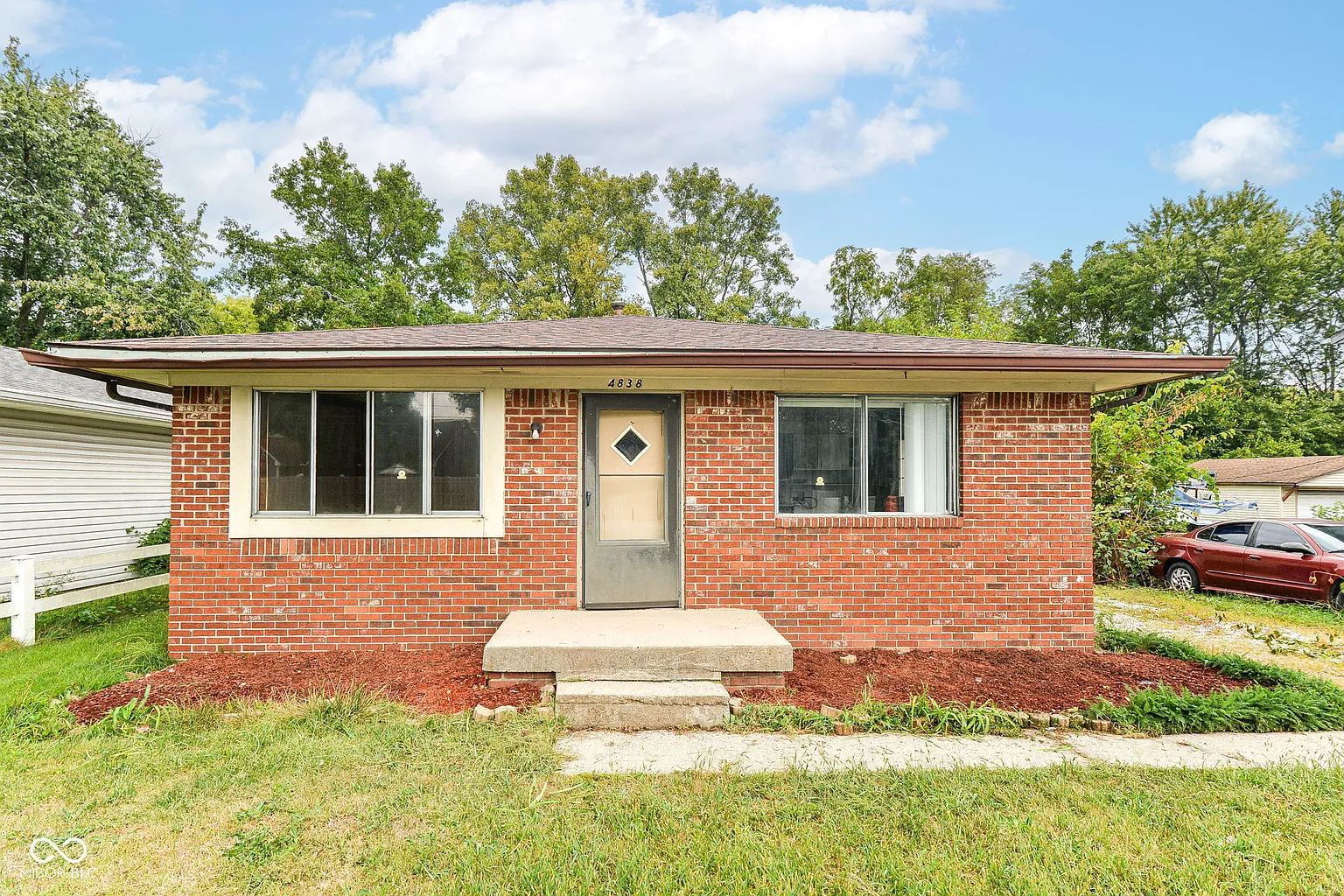 4838 W Troy Ave photo 1
