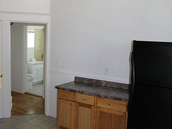 5th image of 2122 Emerson Ave N