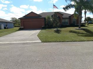 472 Ontario St NW, Palm Bay, FL 32907