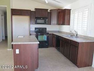 3rd image of 41929 W Somerset Dr