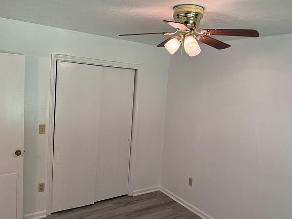 3rd image of 216 Hilltop Dr #2