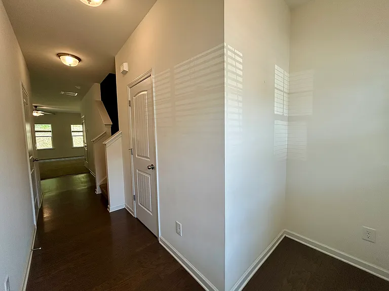 194 Bryon Ln — Photo 6