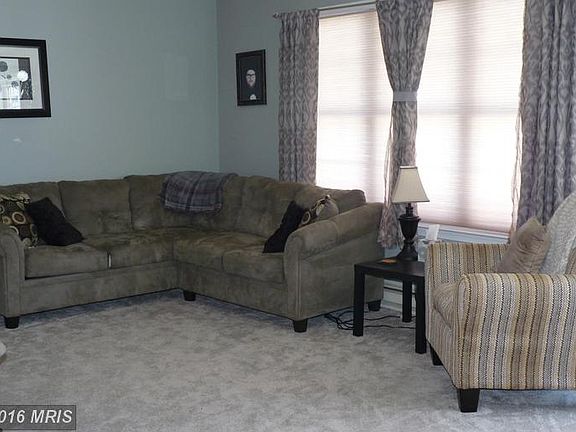 4th image of 706 Ryan Ln