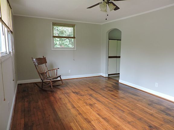 3rd image of 204 Brownville St
