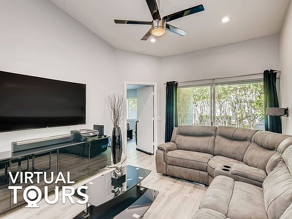 4th image of 4955 SW 32nd Ave #165