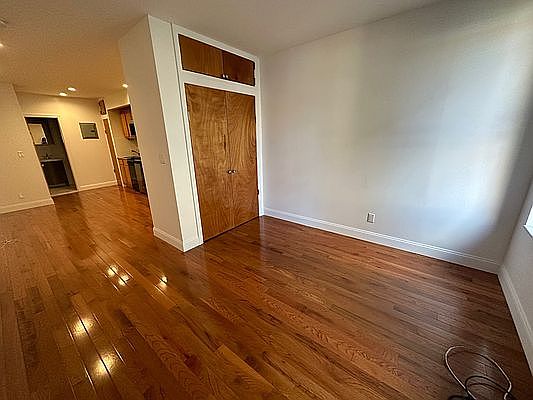 4th image of 35 Carmine St APT 11