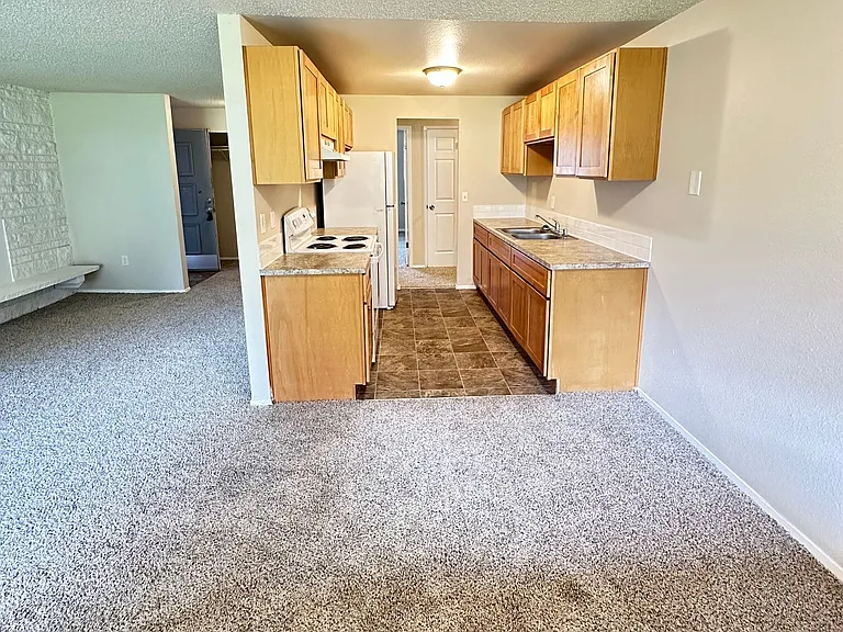 Riverside Manor — Photo 122