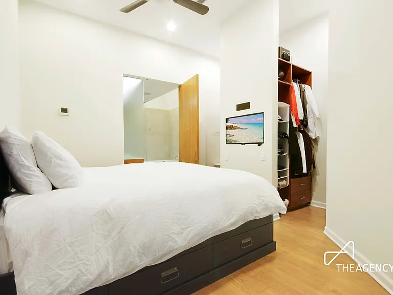1 Bond St #2D — Photo 9
