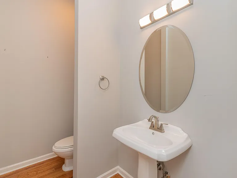 3169 Glenview Dr — Photo 32